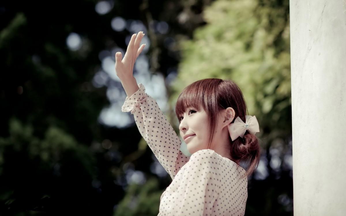 可爱的长发美女图片大全