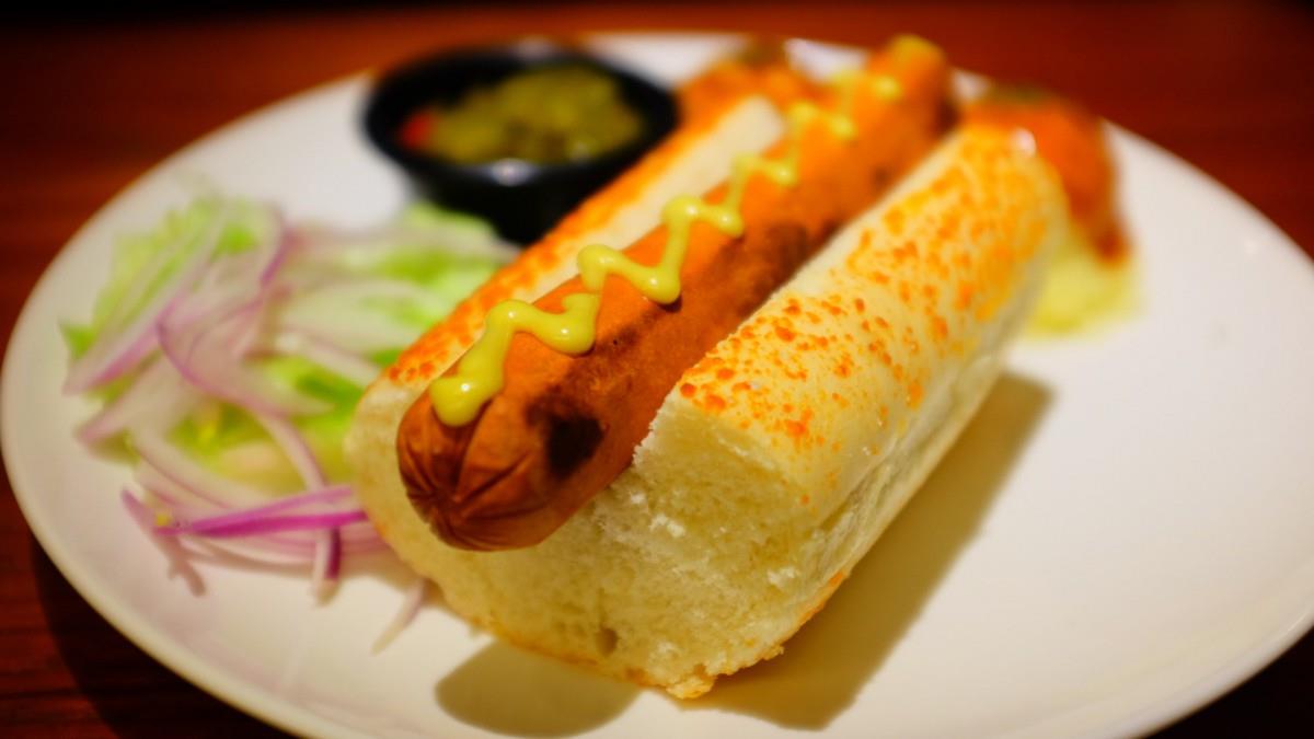 美味热狗面包图片