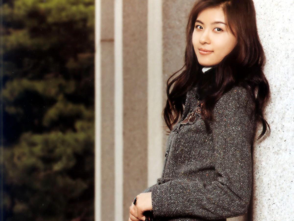 韩国女星河智苑图片