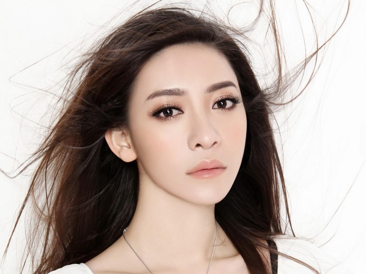 长发美女林冶图片大全