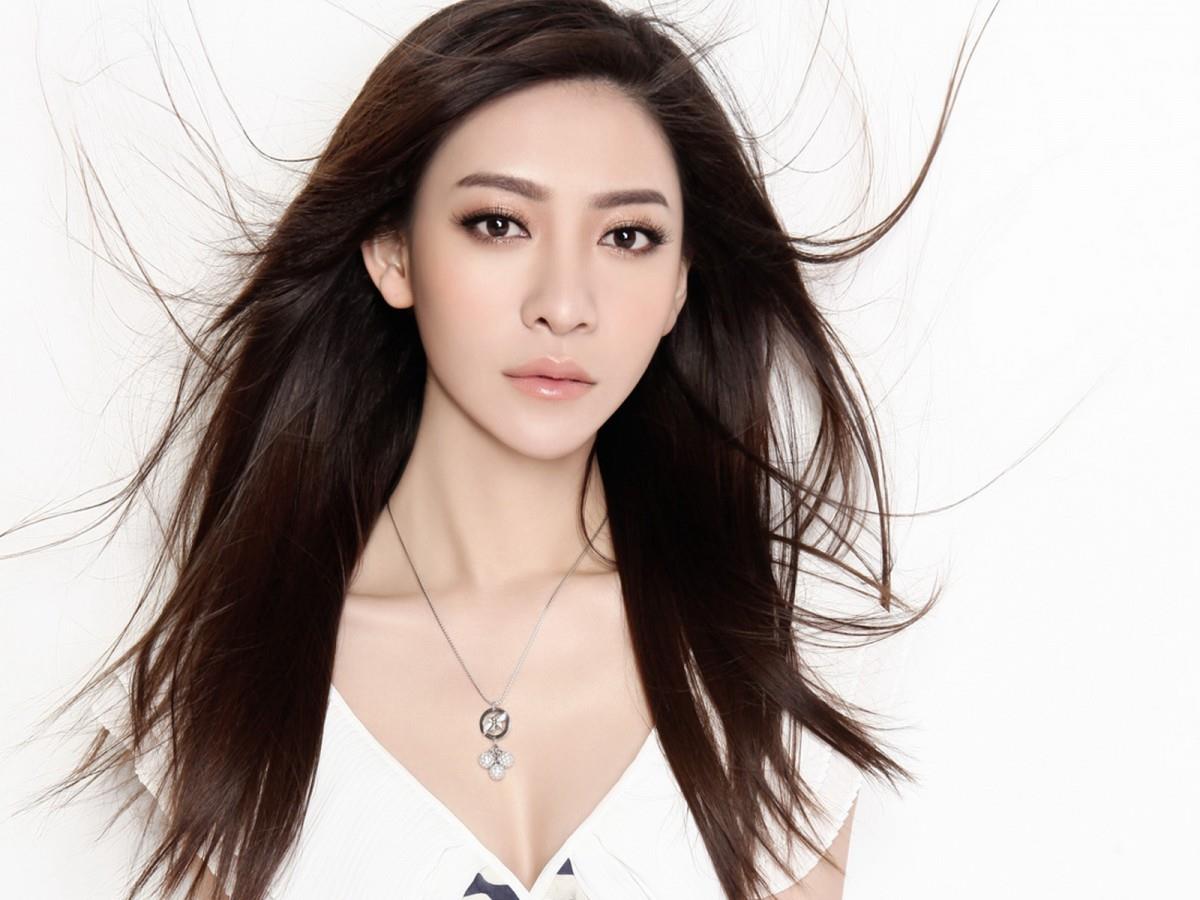 长发美女林冶图片大全