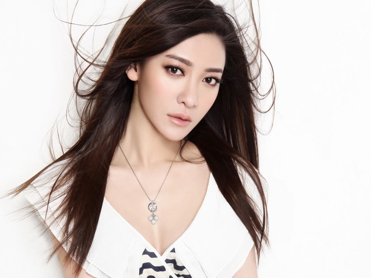 长发美女林冶图片大全