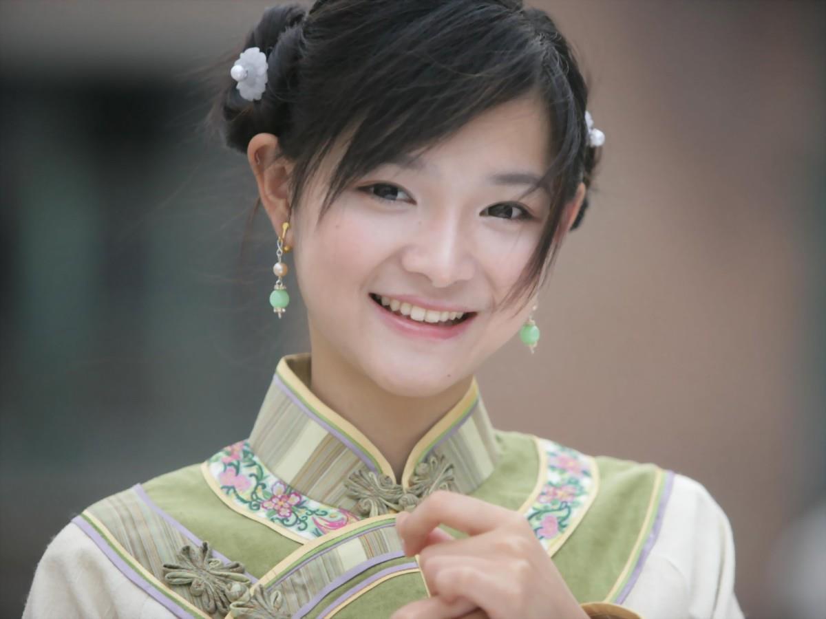 清纯美女何琢言图片