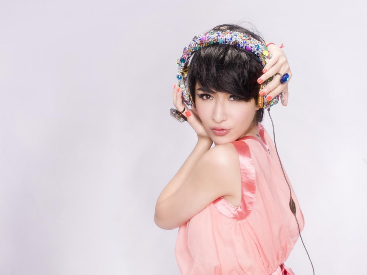 台湾女歌手萧亚轩图片