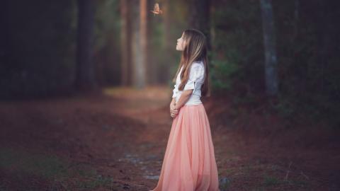 森林系女孩图片