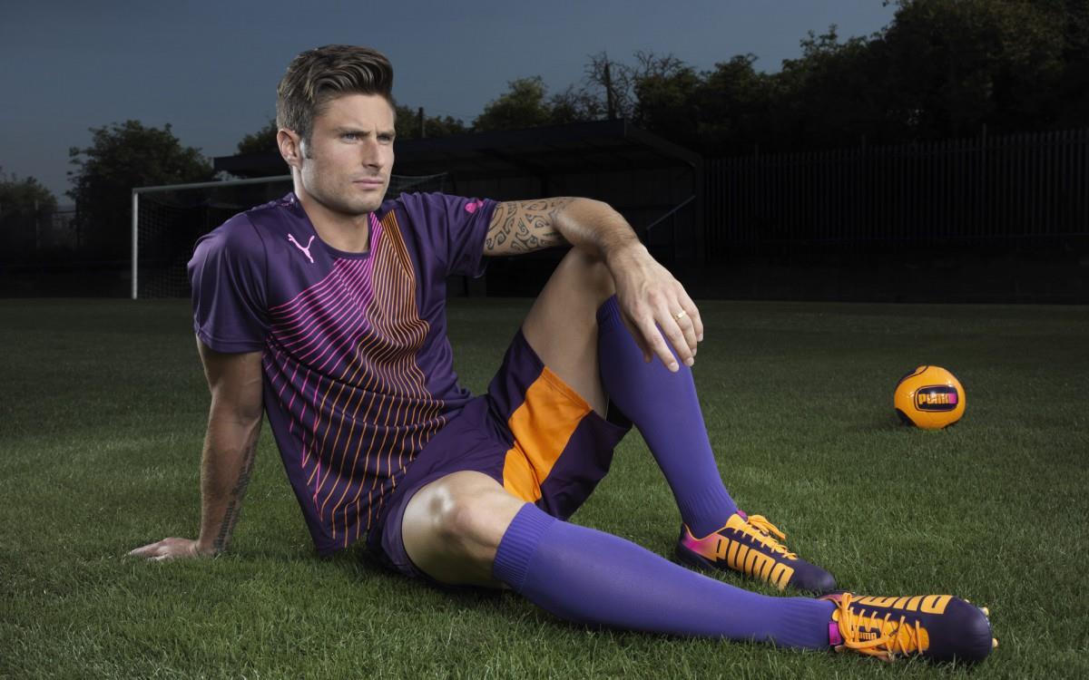 足球明星奥利弗·吉鲁图片大全