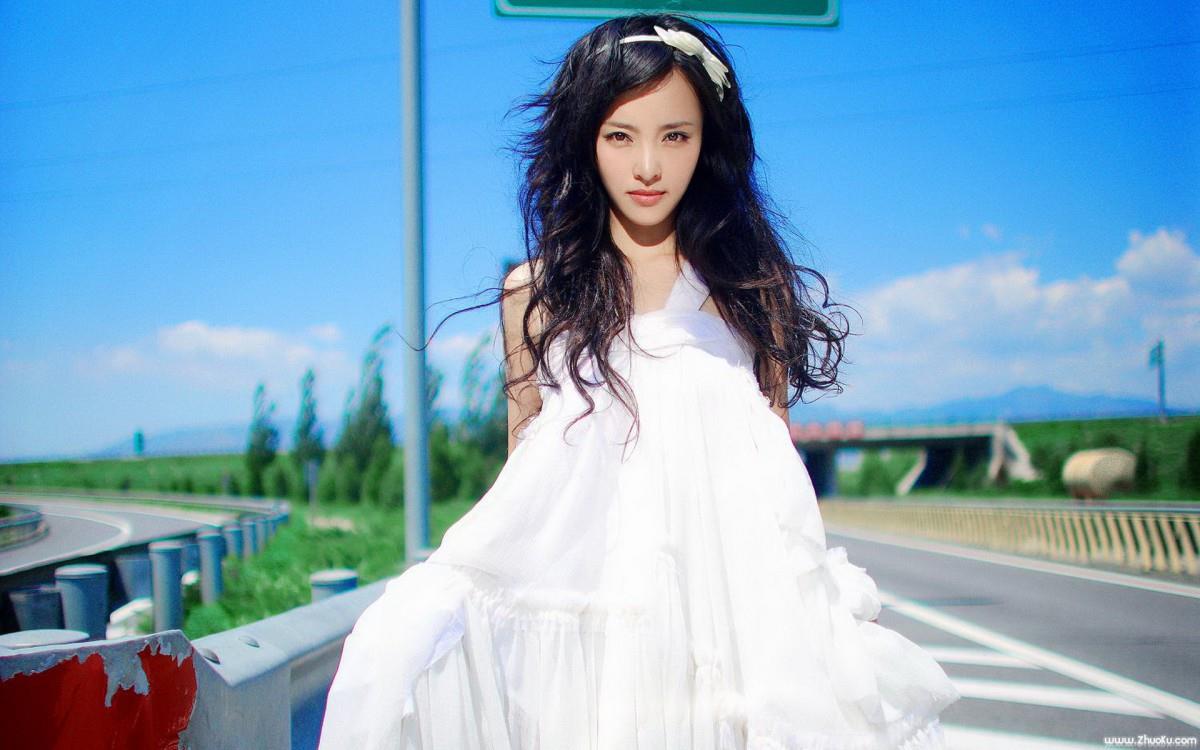 粉红公主卢思思图片大全