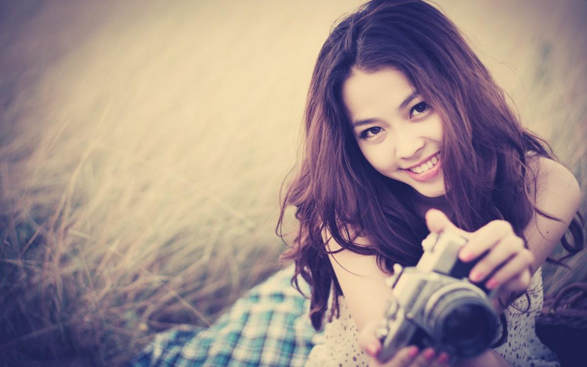 相机少女摄影图片