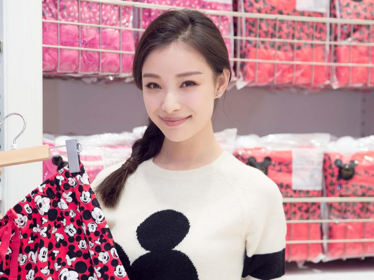 优衣库品牌代言人倪妮图片