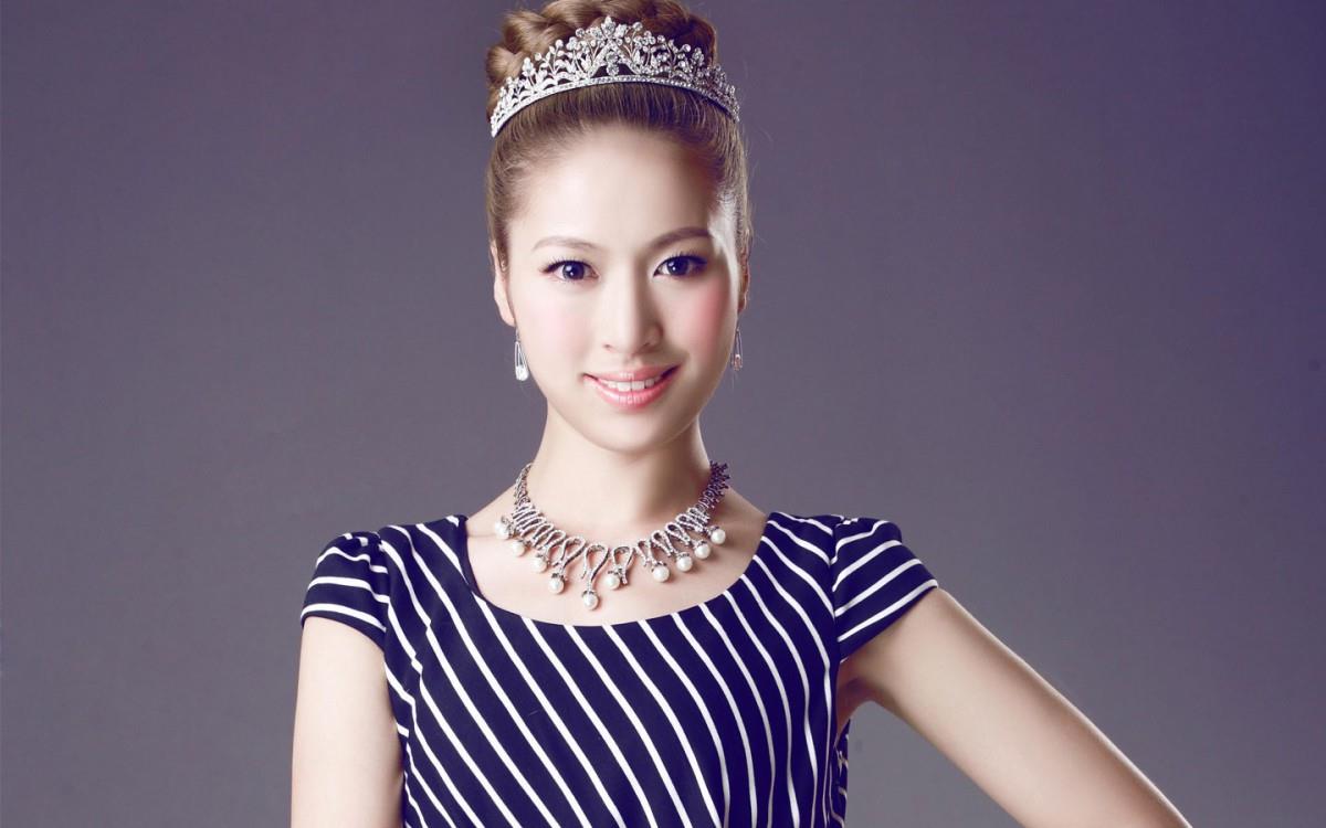 幸文亚与李曦儿美女图片