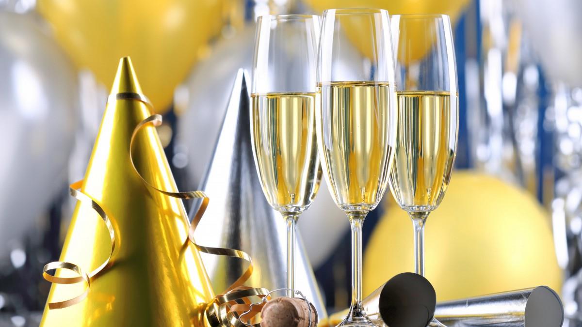 节日庆祝香槟美酒图片