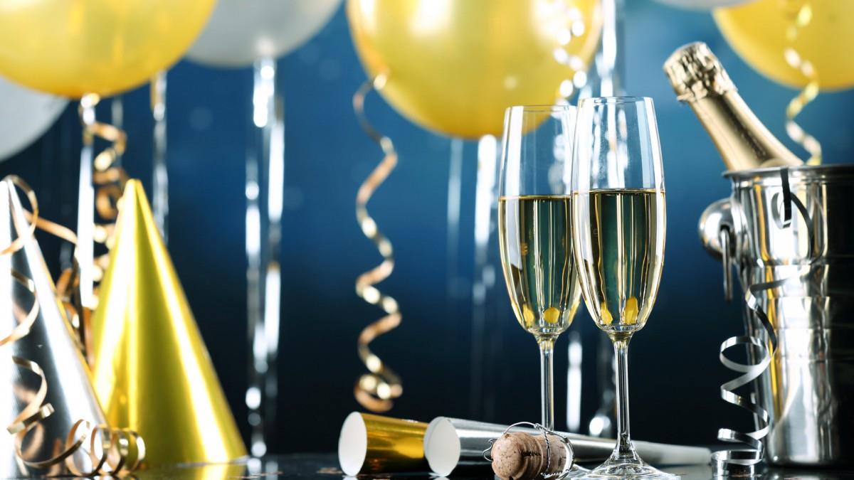 节日庆祝香槟美酒图片