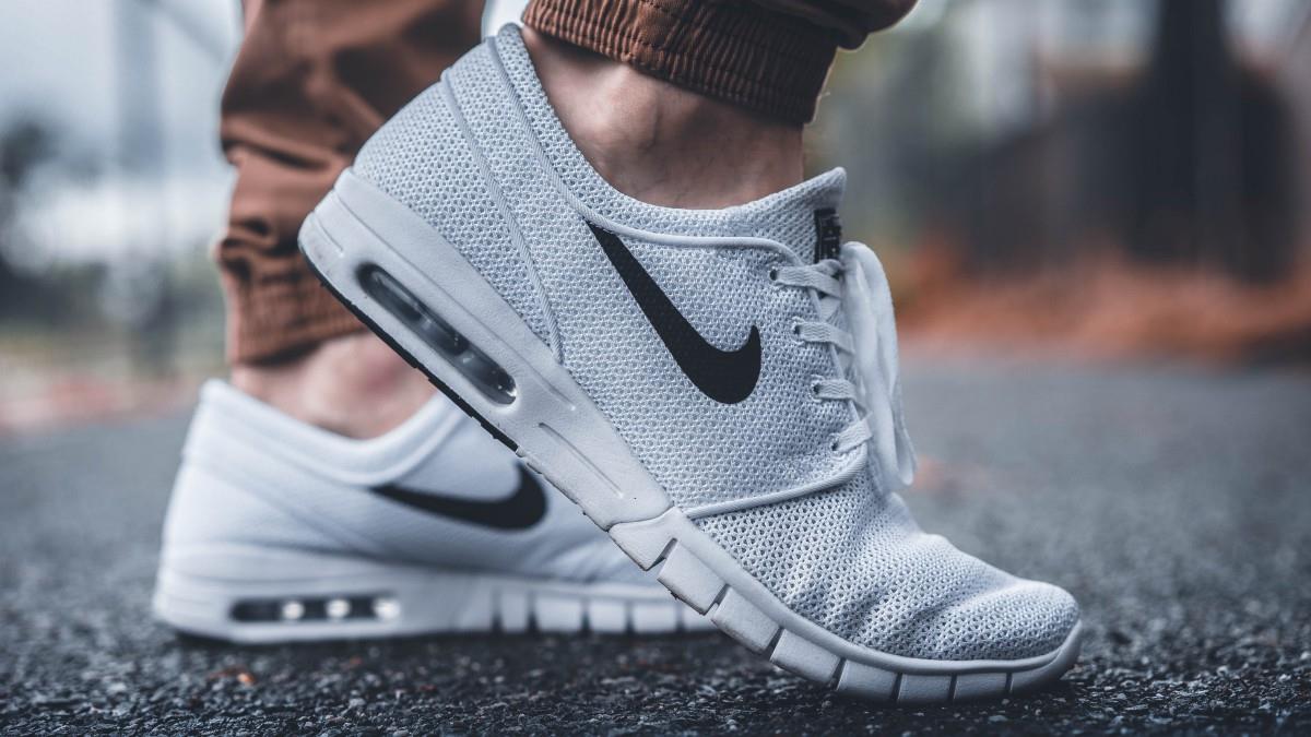 耐克品牌运动鞋图片