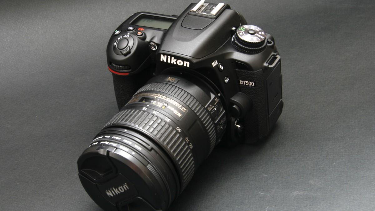 高清尼康品牌单反相机图片