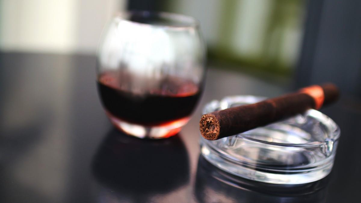 高清雪茄烟图片