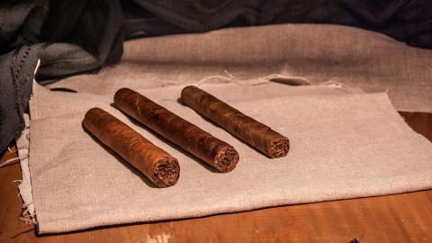 高清雪茄烟图片