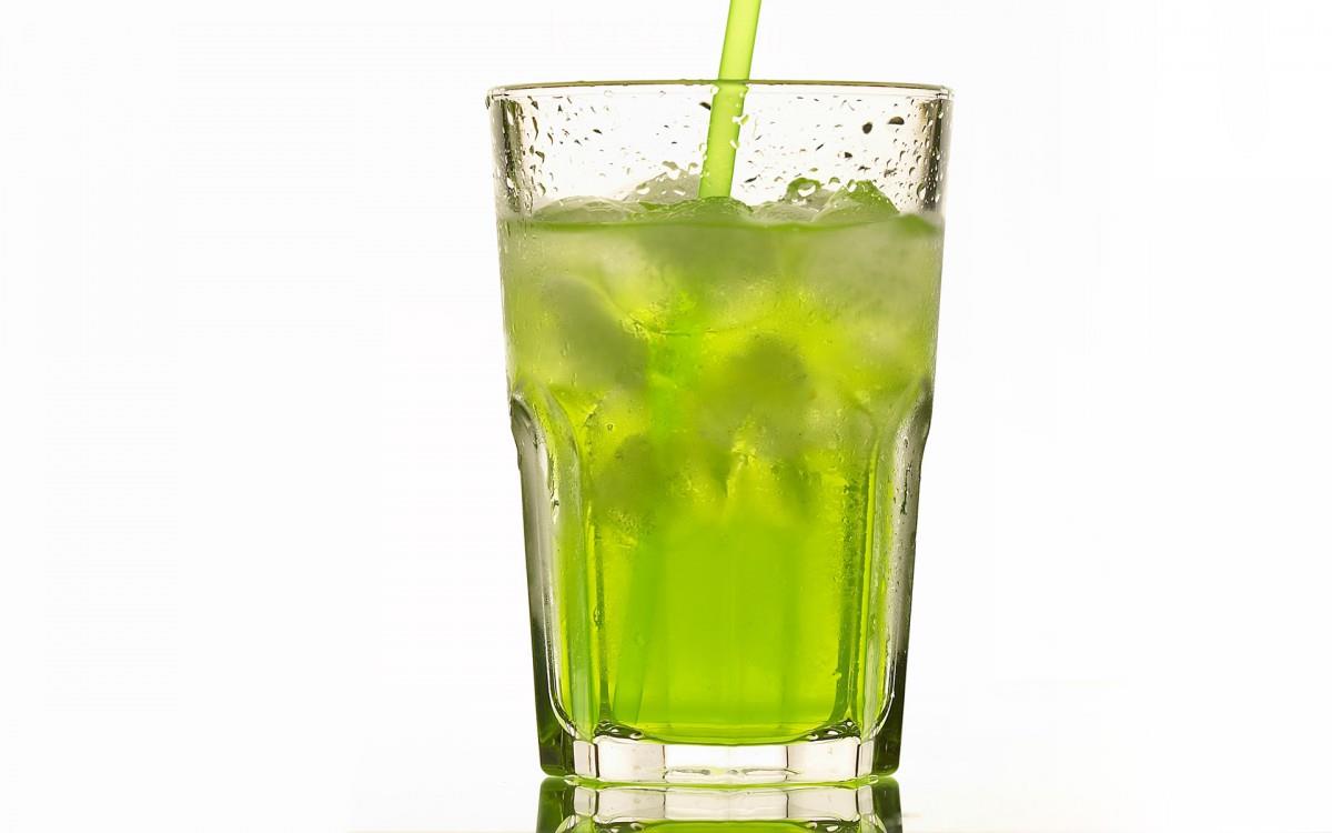 清凉一夏冰块饮料图片