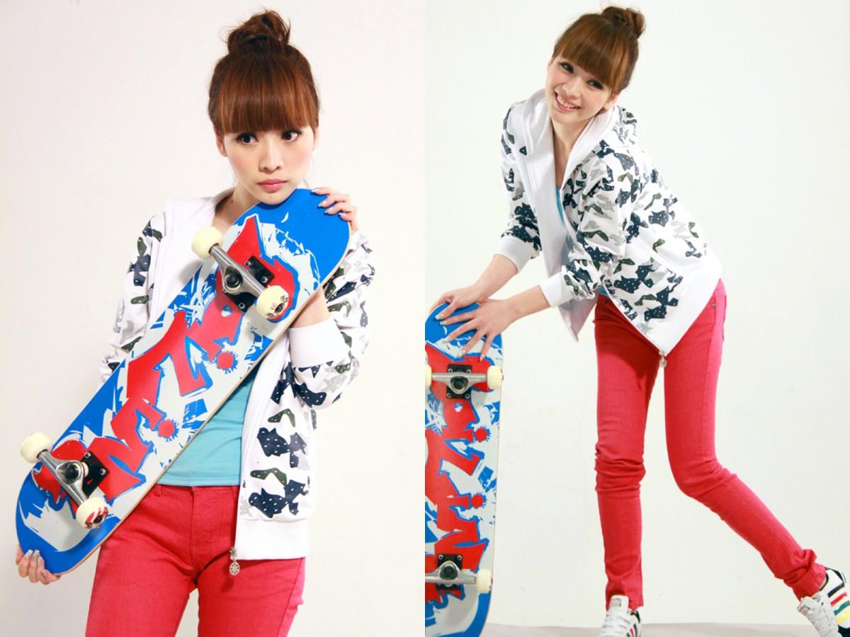 柳岩女主播最新图片