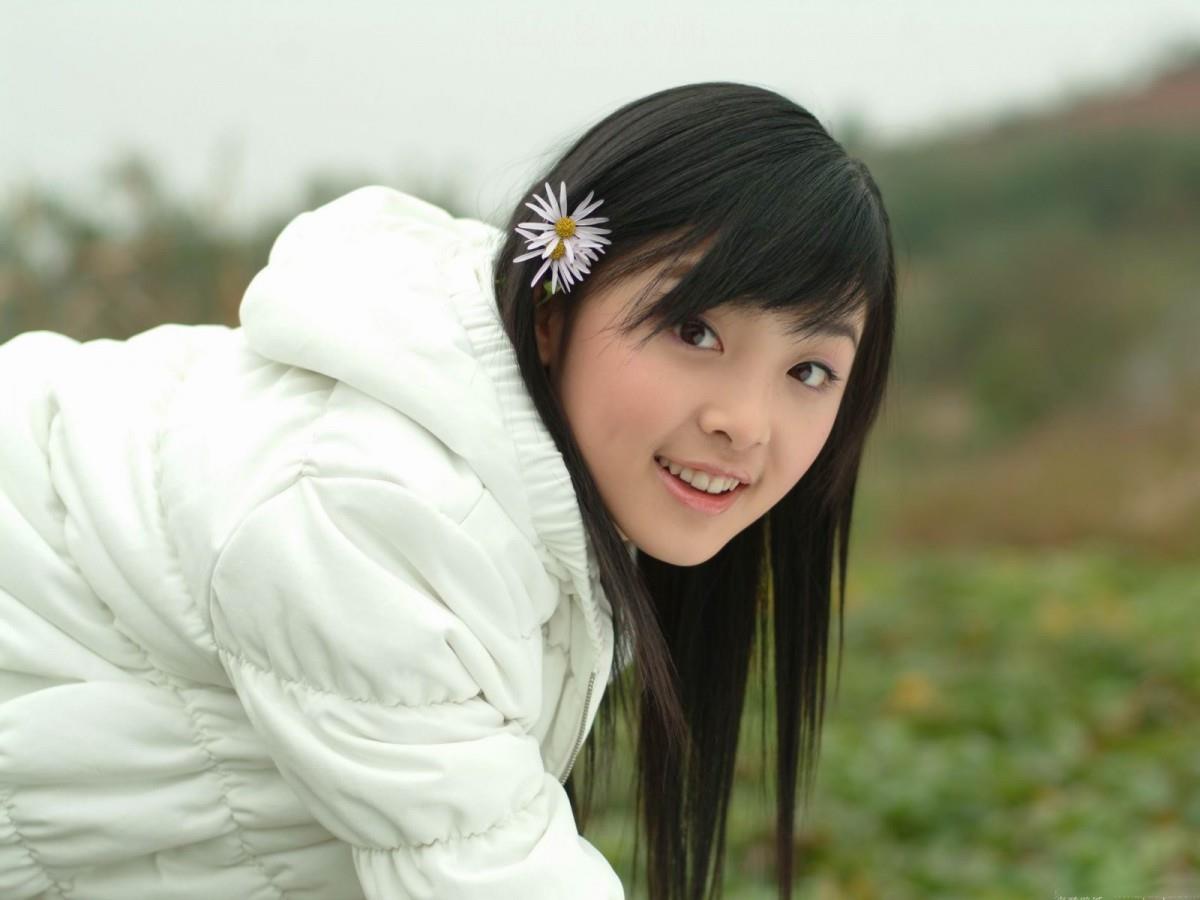 酸酸甜甜张含韵图片