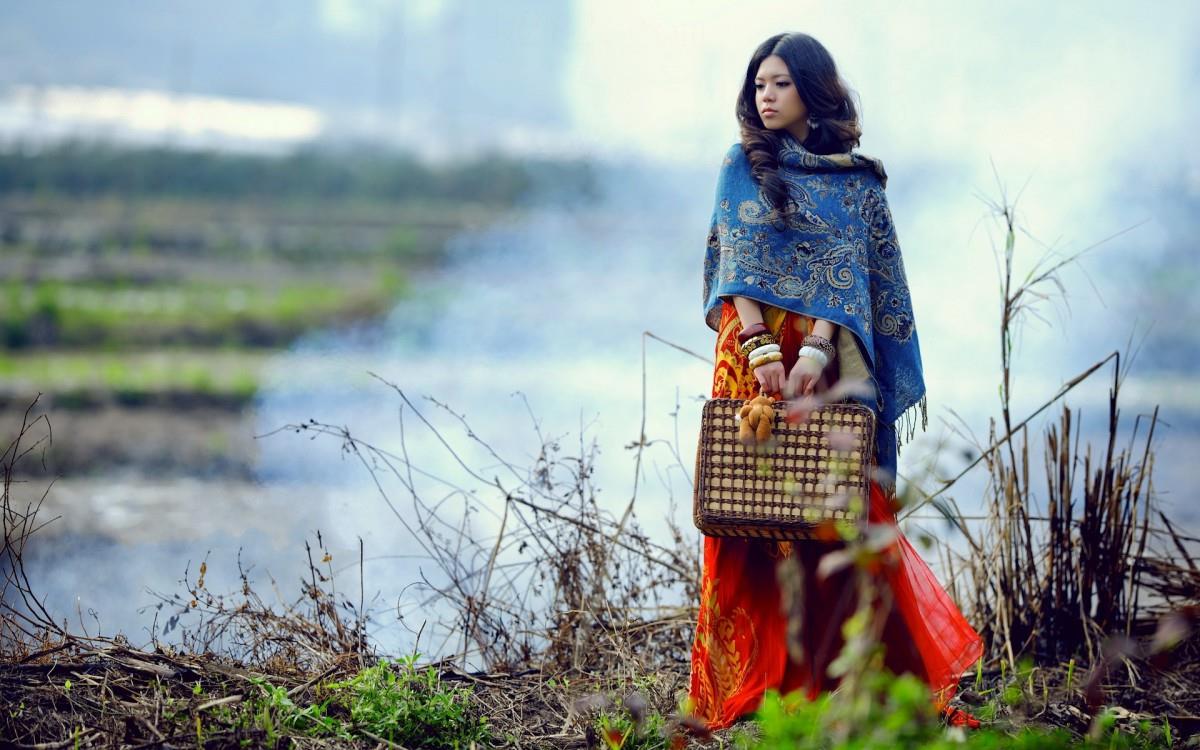 美女露露风情图片