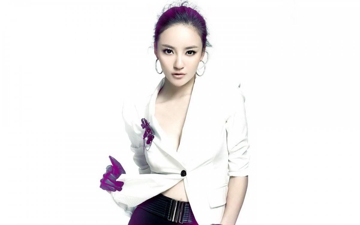 刘雨欣(蜜桃yoyo)图片