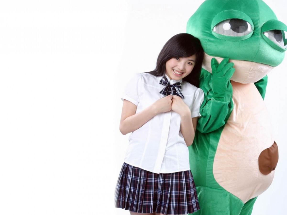 酸酸甜甜张含韵图片