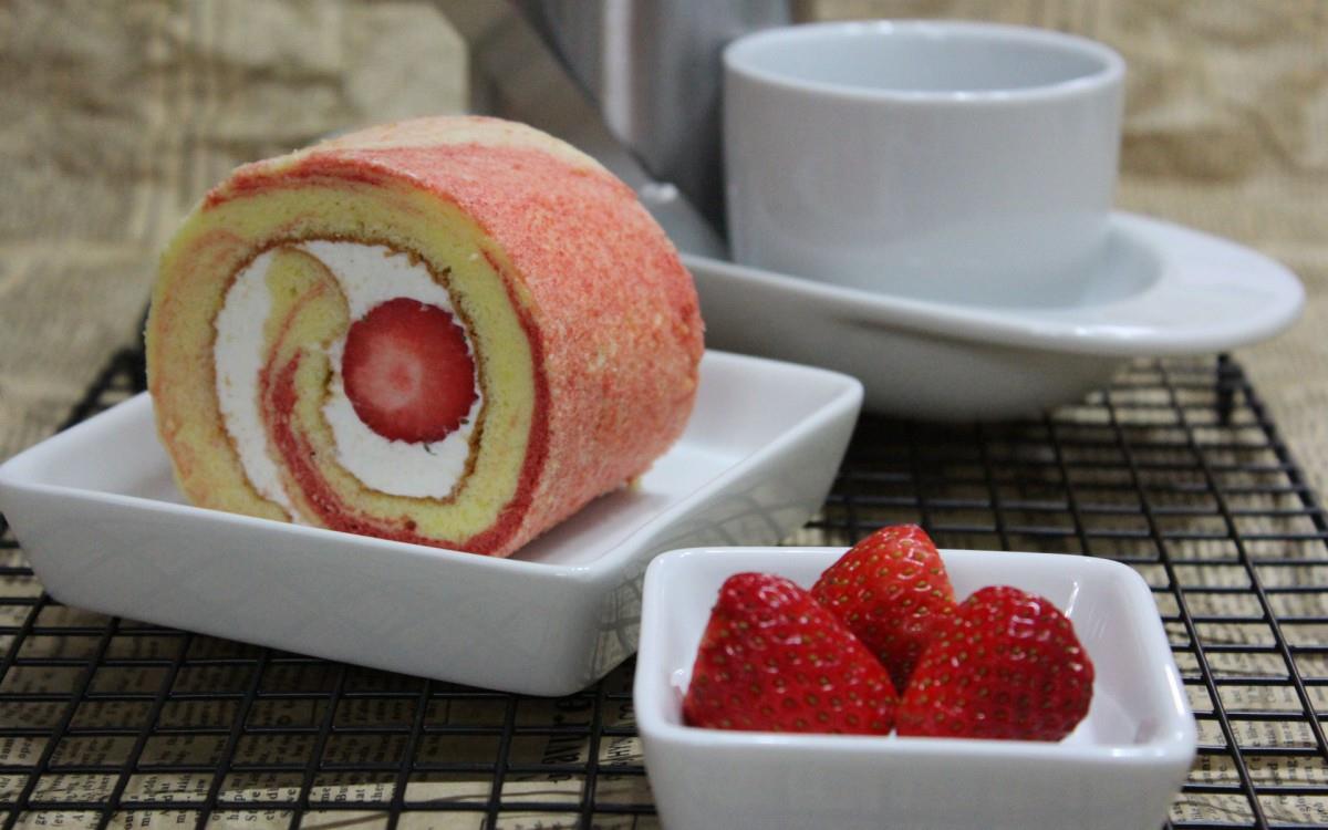 瑞士卷蛋糕图片