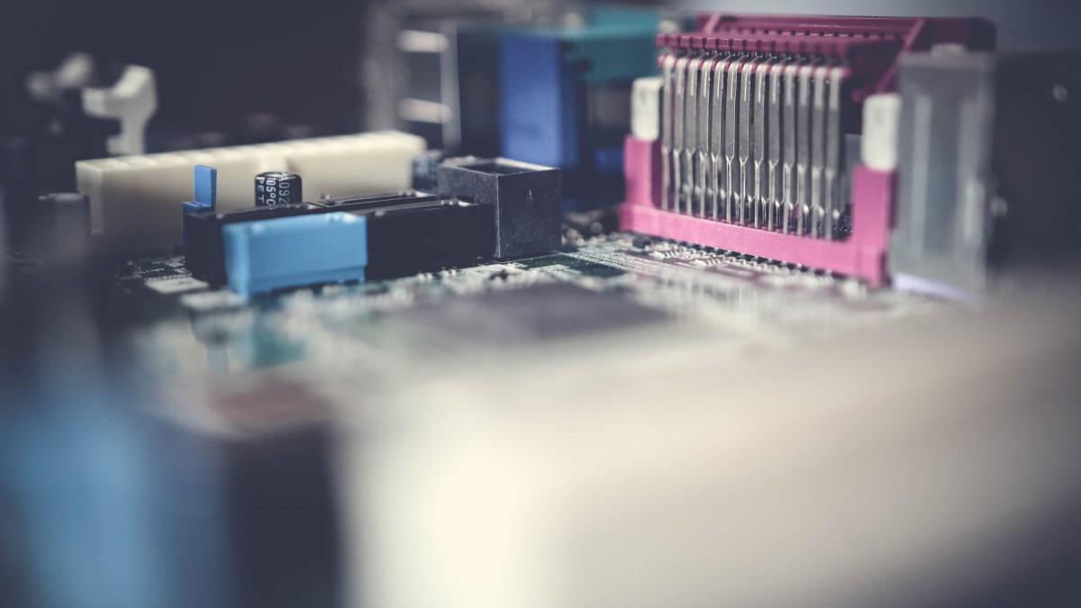 电脑主板芯片图片