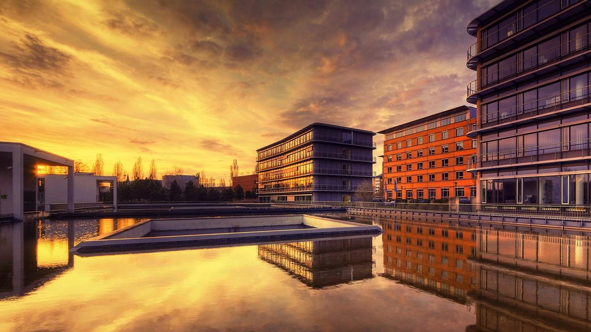 精美城市建筑亮丽风景图片