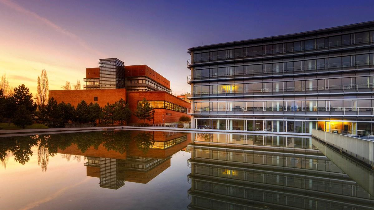 精美城市建筑亮丽风景图片