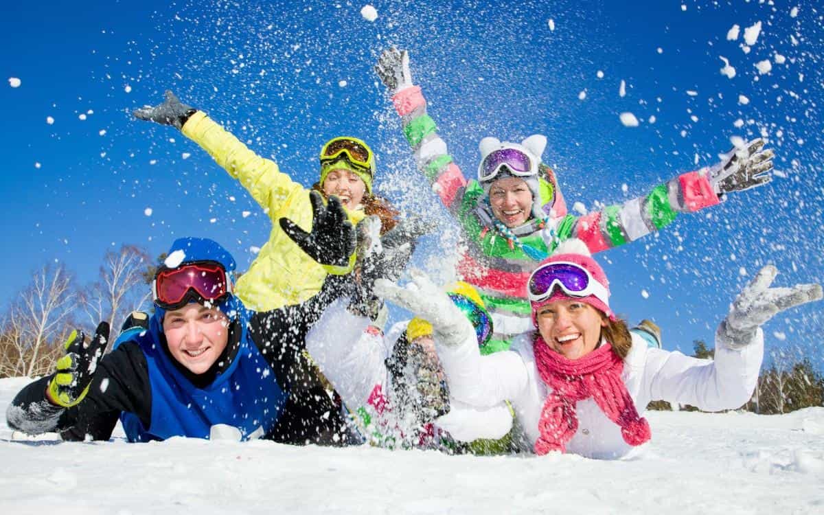 快乐滑雪场滑雪图片