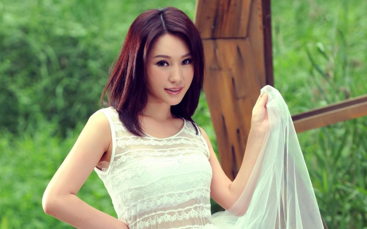 美女桌面背景图片