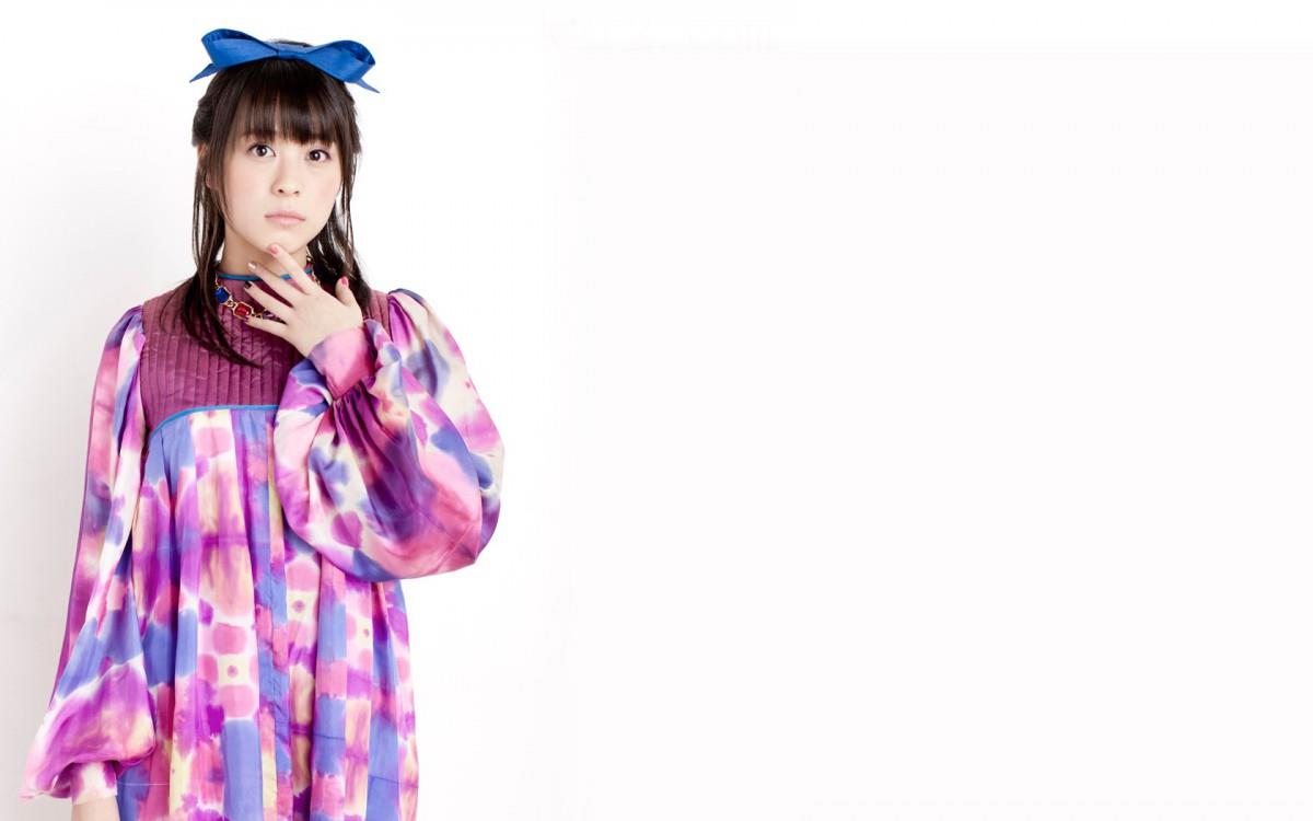 美女桌面背景图片