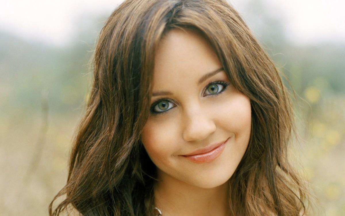 欧美演员阿曼达·贝尼斯图片