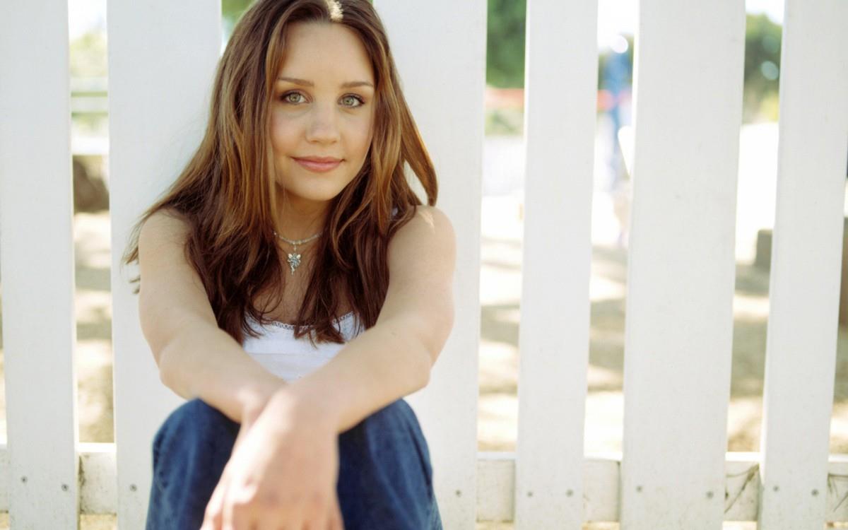 欧美演员阿曼达·贝尼斯图片