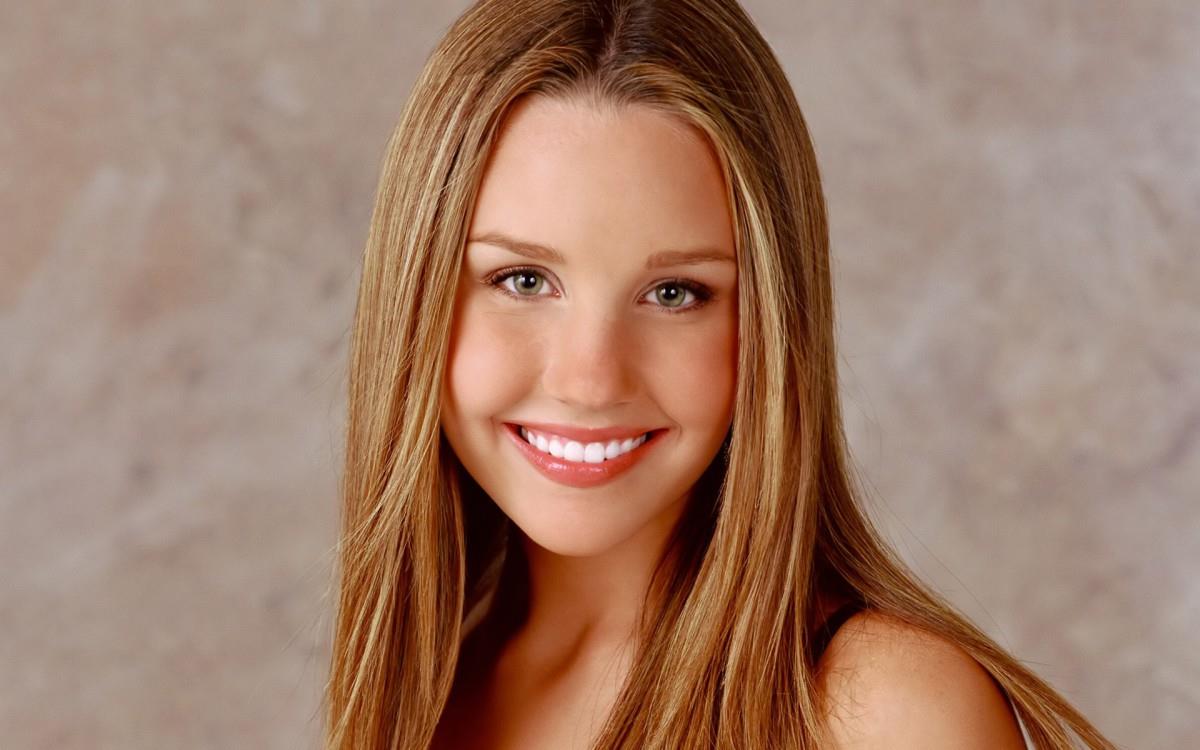 欧美演员阿曼达·贝尼斯图片