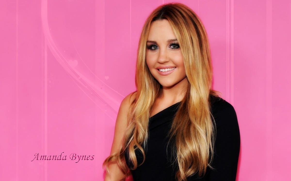 欧美演员阿曼达·贝尼斯图片