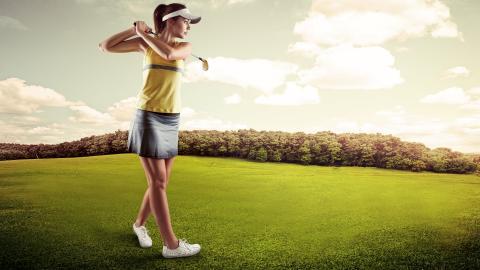 草地美女高尔夫球运动图片