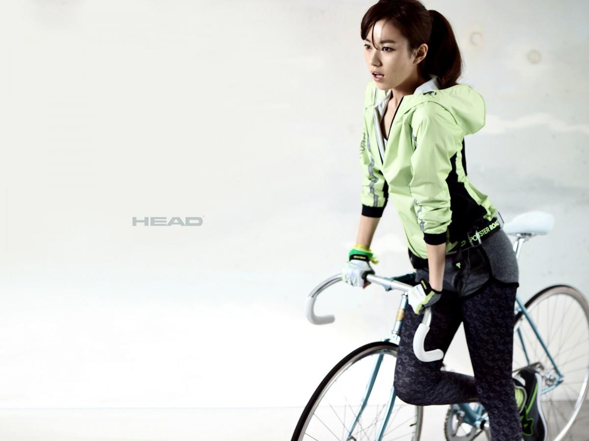 韩国女星韩孝珠图片