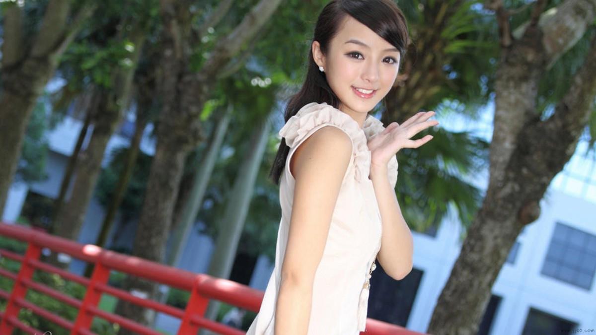 青春靓丽美女黄诗思图片