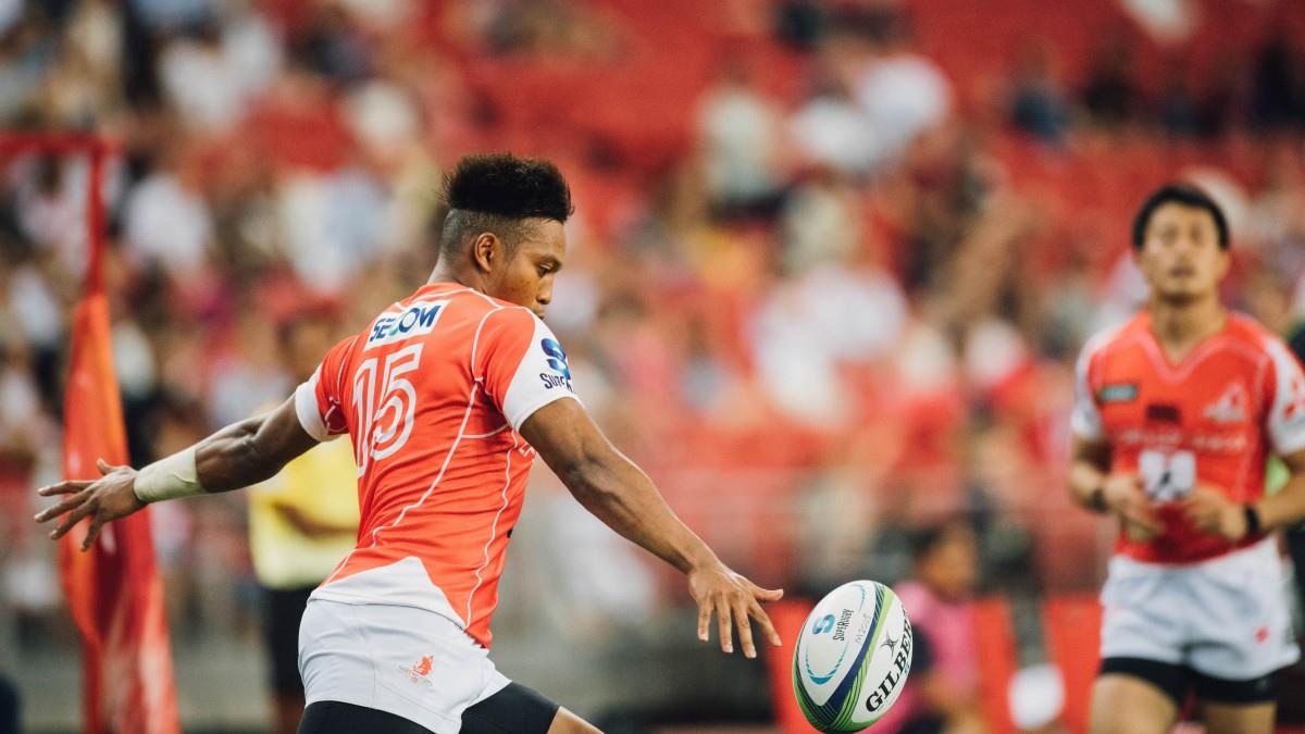 激烈橄榄球运动图片