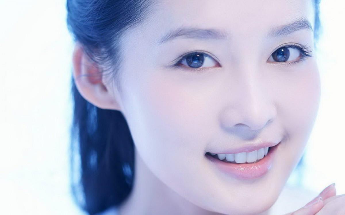 李沁美女头像图片