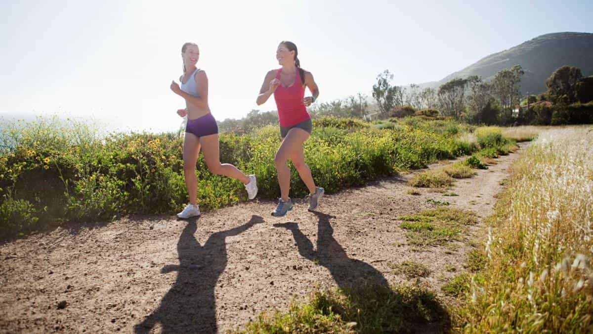 户外跑步运动图片