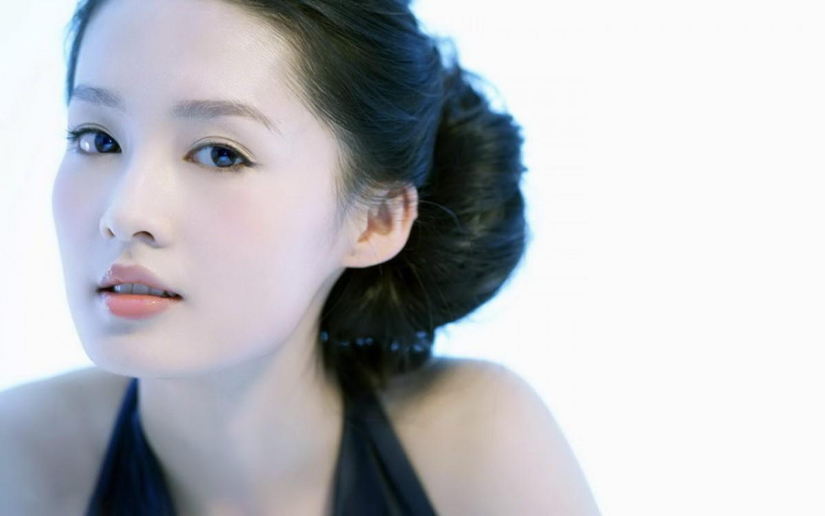 李沁美女头像图片