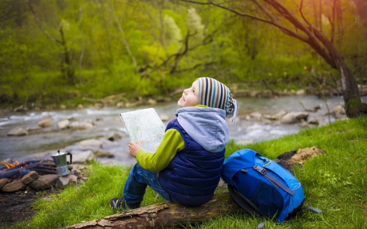 儿童野外露营野营图片
