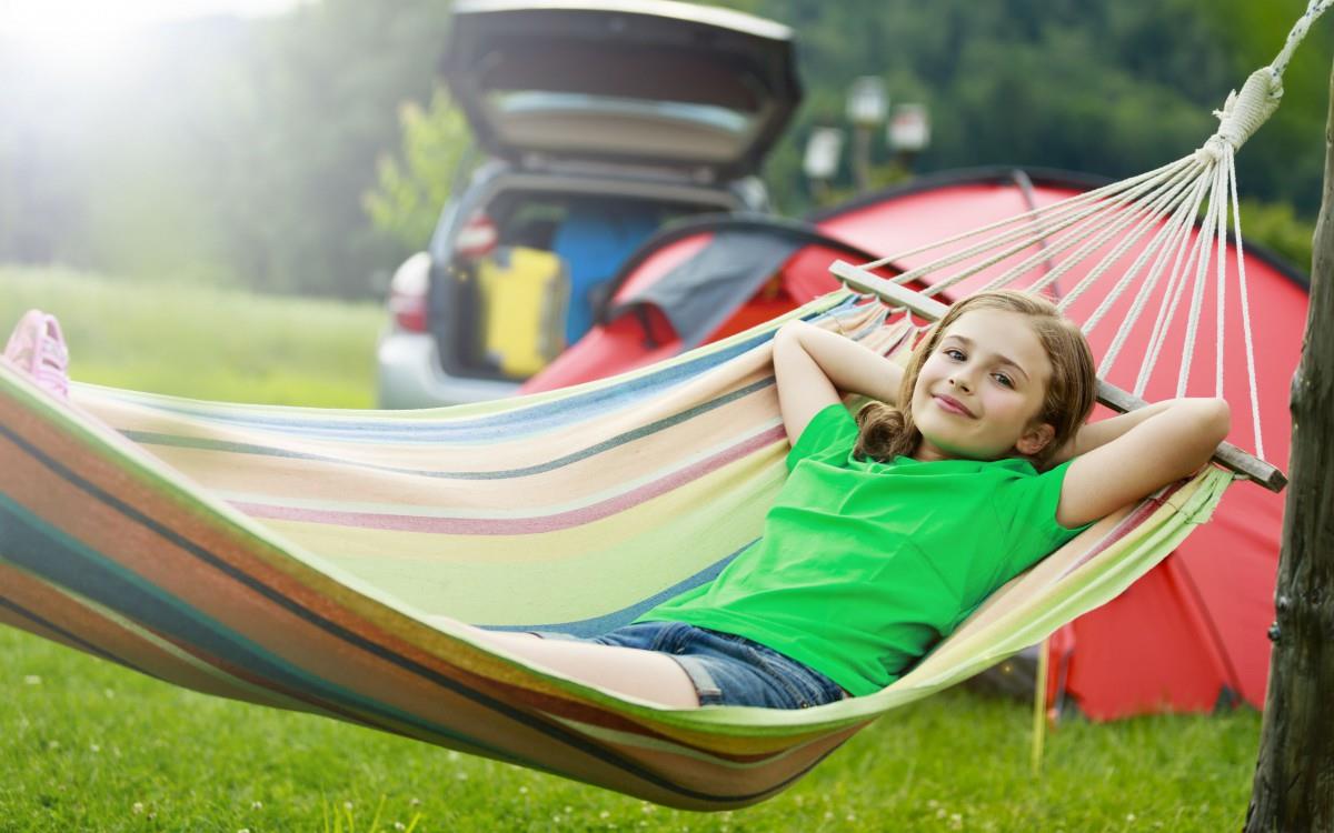 儿童野外露营野营图片