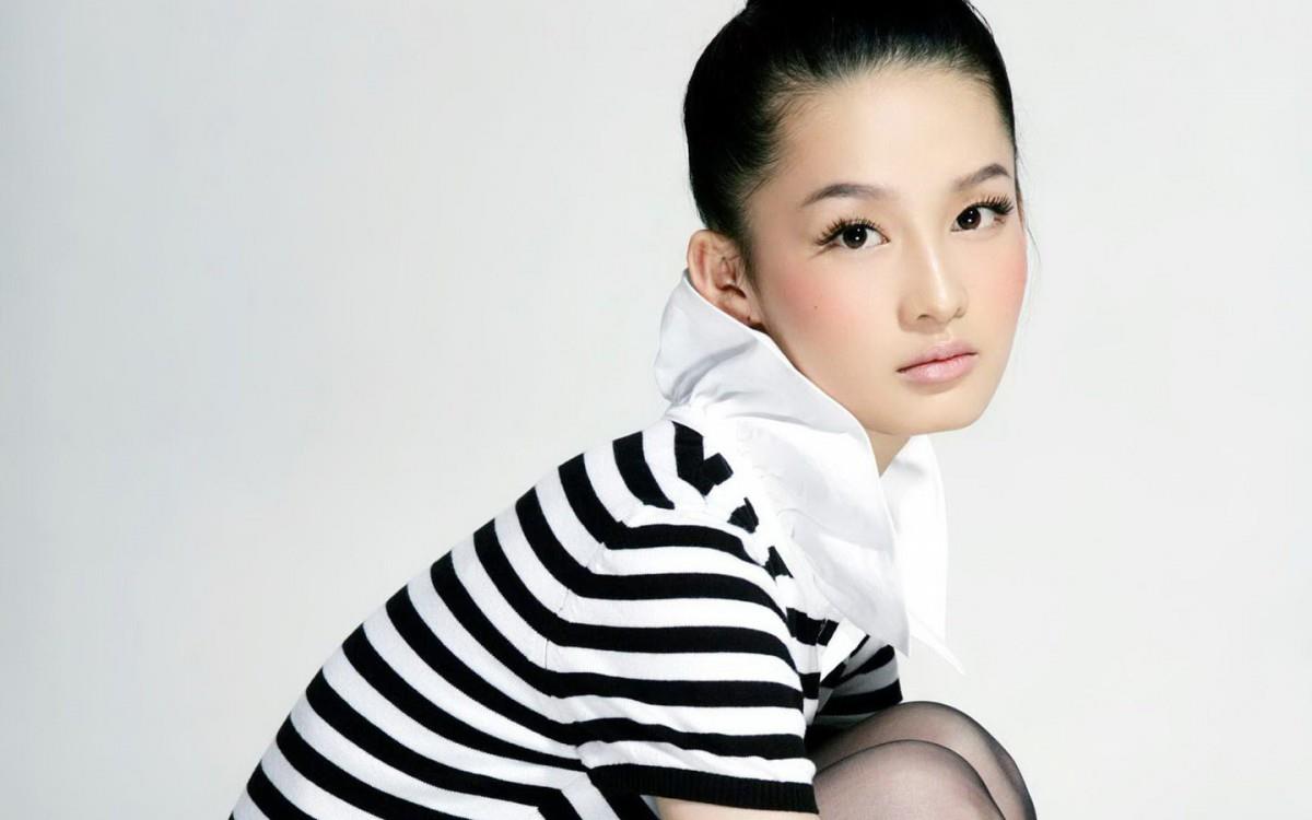 李沁美女头像图片