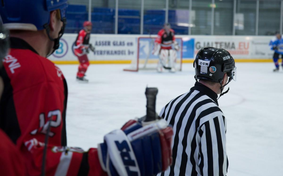 冰上曲棍球比赛高清图片