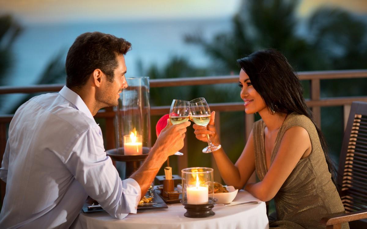 情人情侣烛光晚餐图片