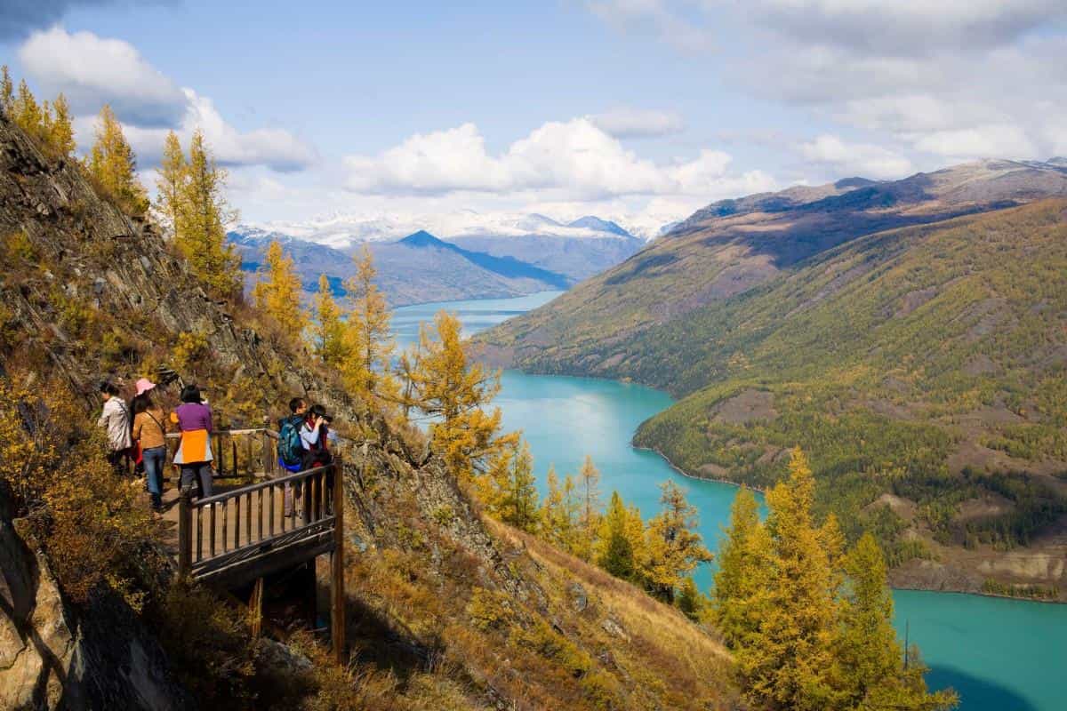 美丽的阿勒泰喀纳斯湖图片